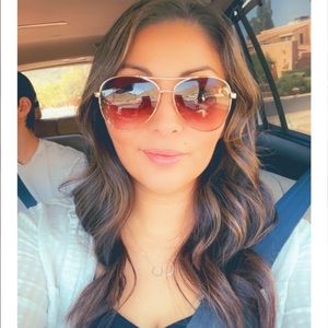 Meet your Posher, Bobbie